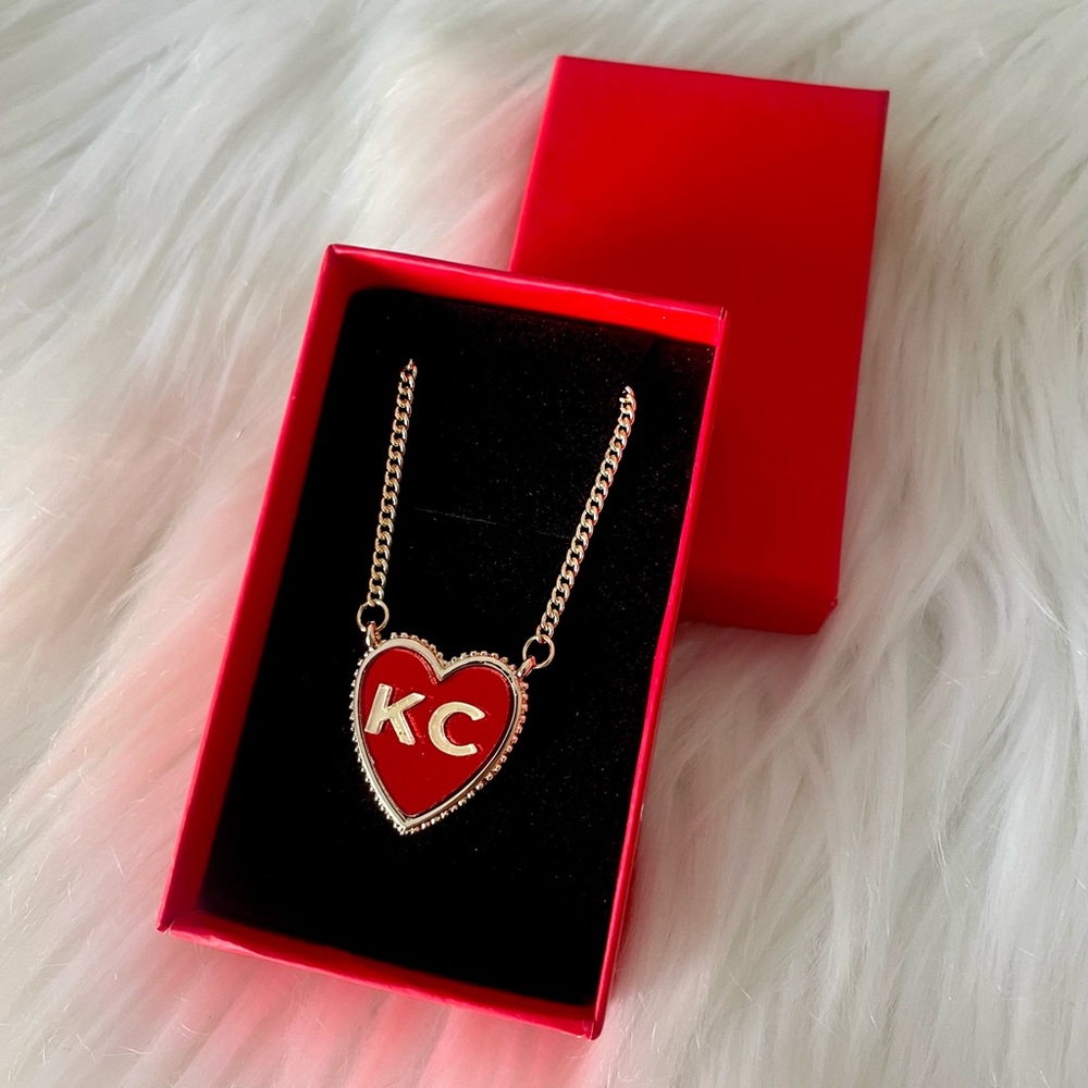 New Beautiful KC Kansas City Chiefs Football Red Heart Necklace 16” ♥️ 🏈